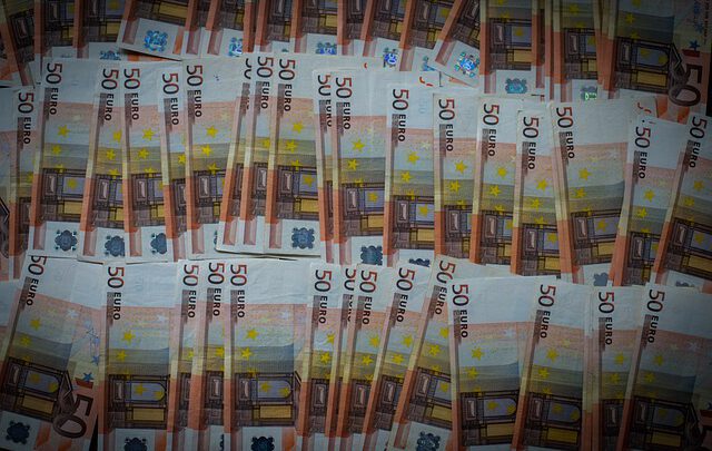 Prywatni inwestorzy udzielający pożyczek